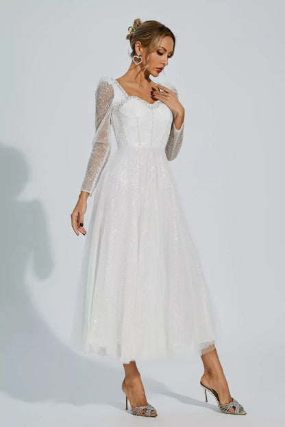 Beautifully Crafted Dress in a Classic Style