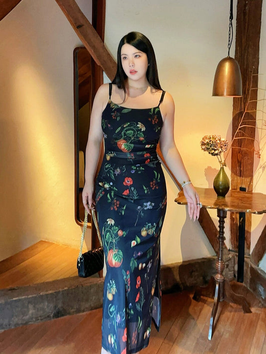 Well Tailored Dress with a Graceful Silhouette