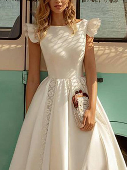 Beautifully Finished Dress in a Timeless Design