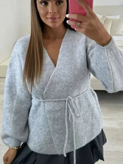 Elegantly Styled Cardigan for Everyday Wear
