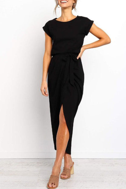 Effortlessly Elegant Dress with a Timeless Design