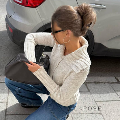 Effortlessly Elegant Sweater with a Timeless Design