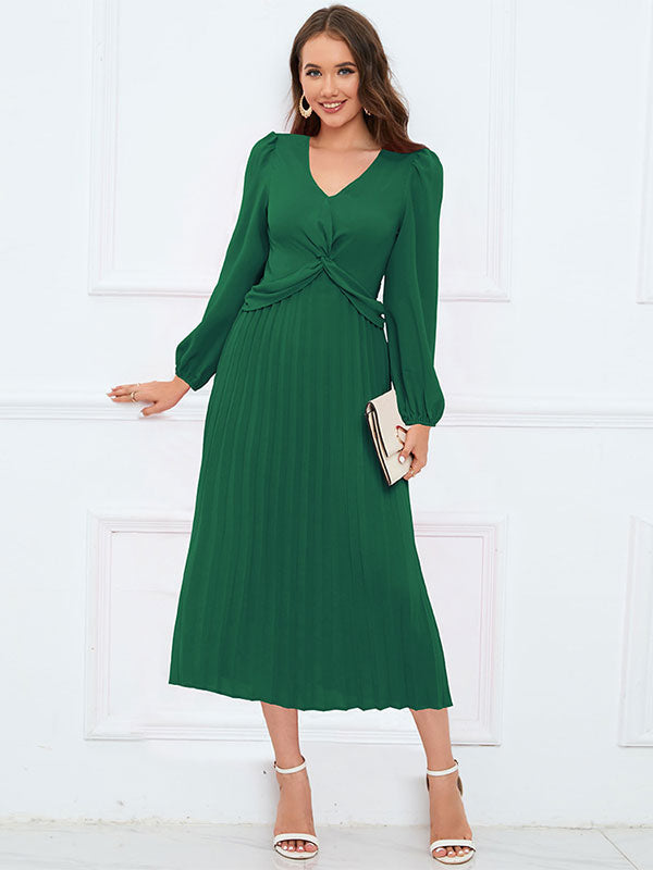 Well Tailored Dress with a Graceful Silhouette