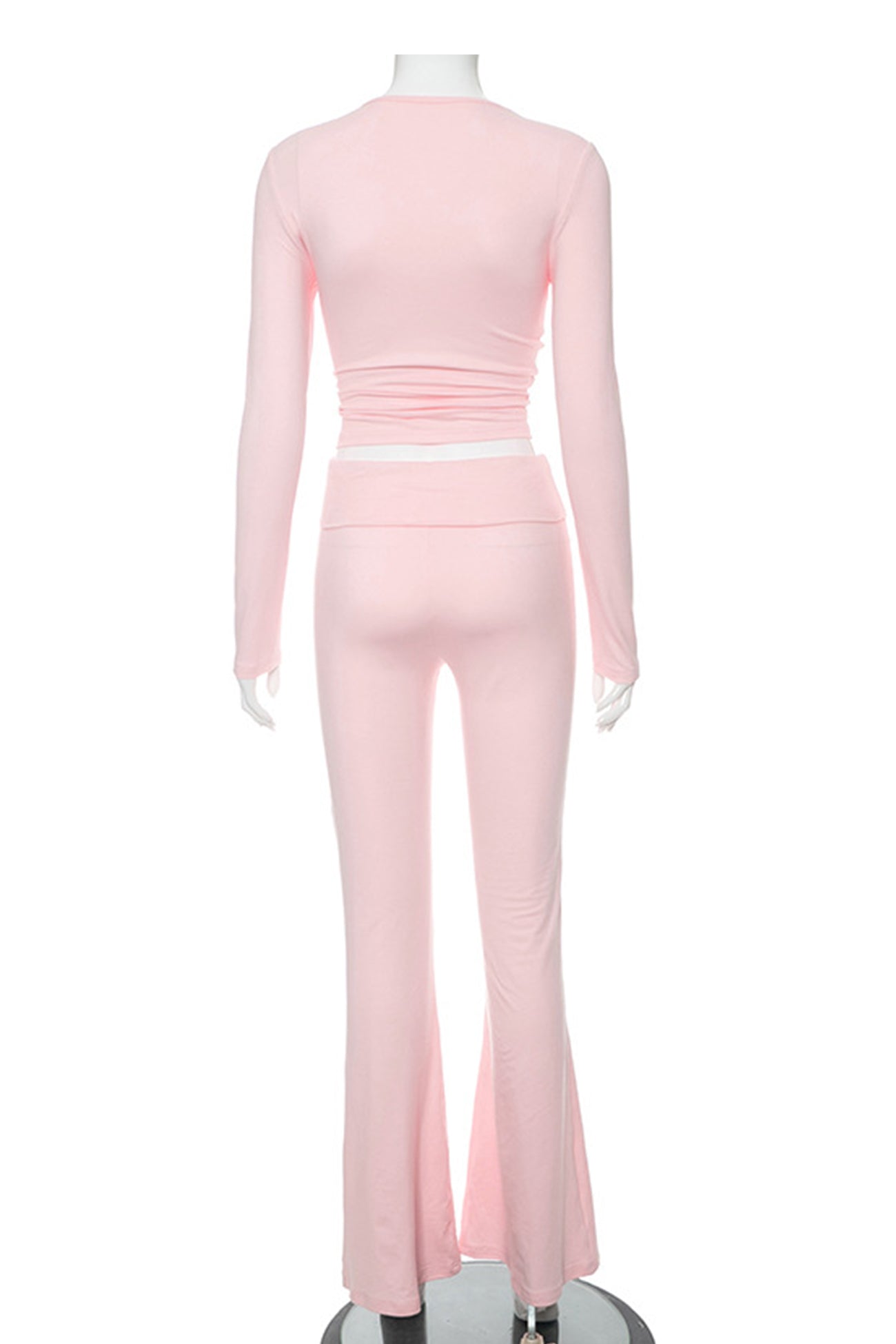 Effortlessly Elegant Pants with a Timeless Design