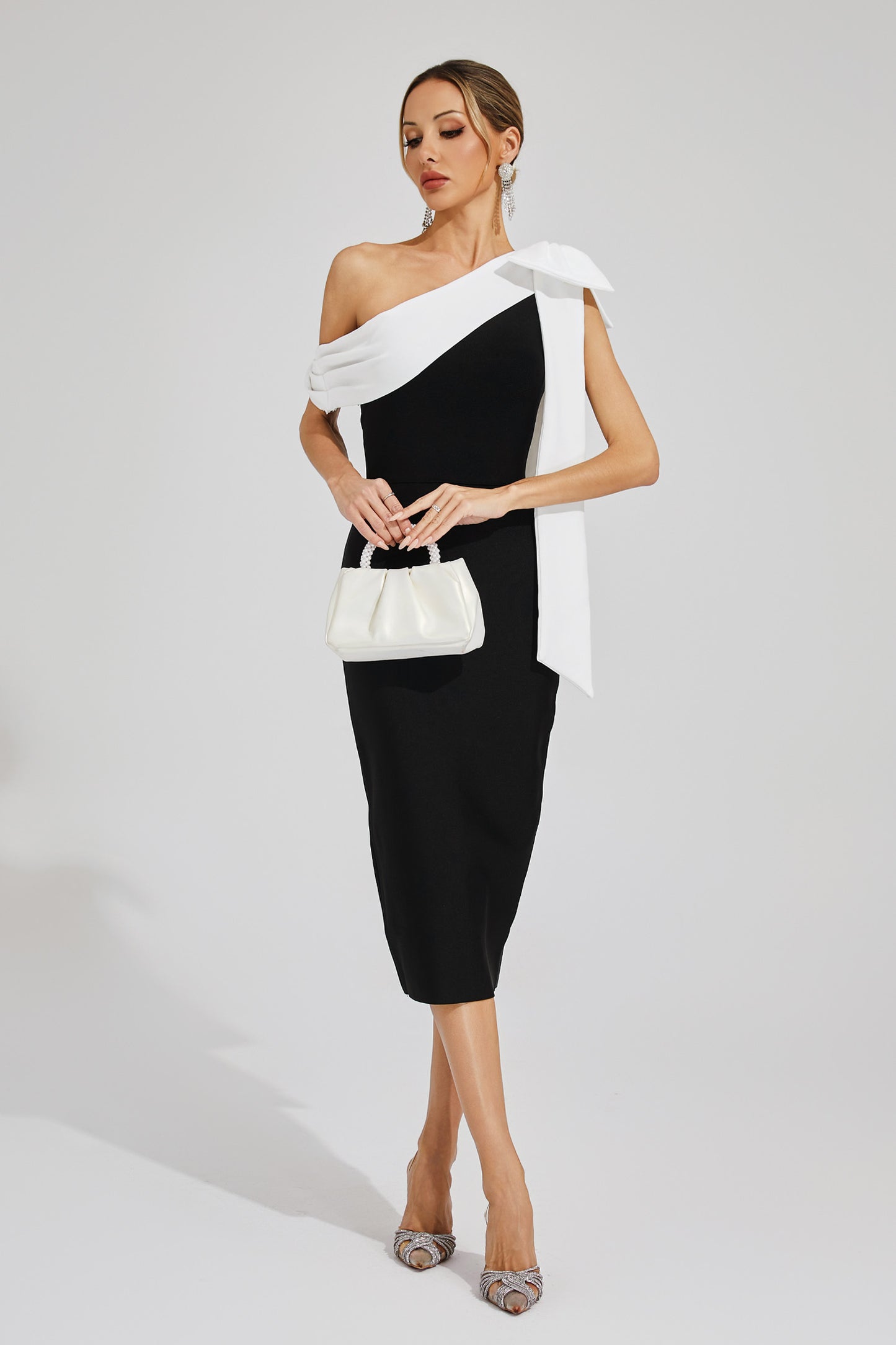 Classic Vintage Dress with a Flattering Fit