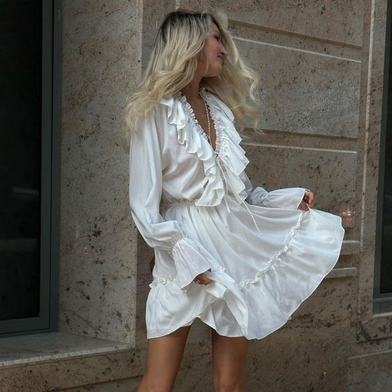Effortlessly Elegant Dress with a Timeless Design