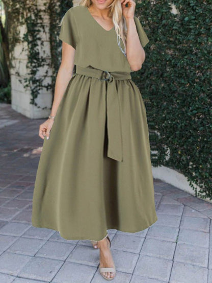 Effortlessly Elegant Dress with a Timeless Design