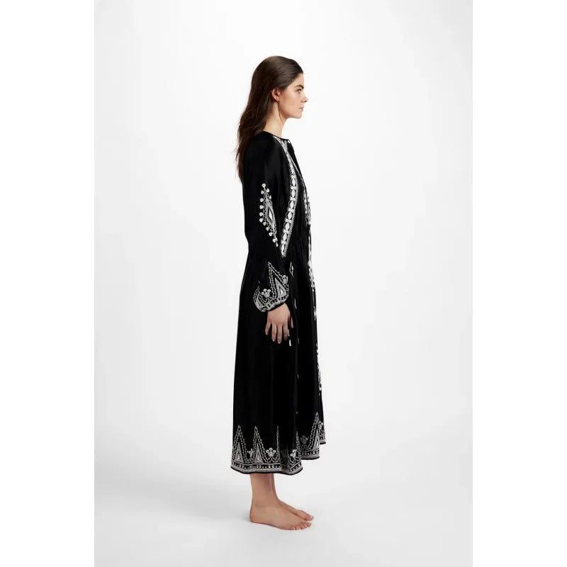 Gracefully Styled Dress for Any Occasion