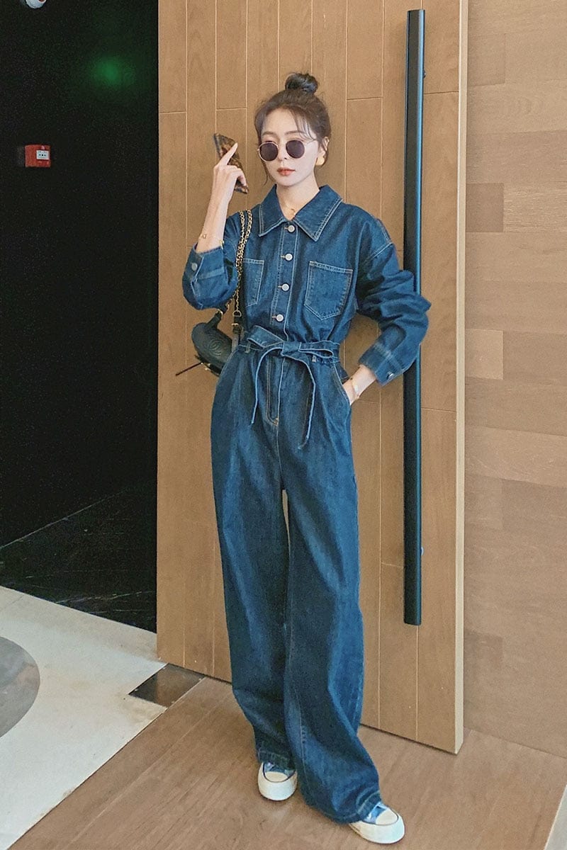 Well Tailored Garment with a Graceful Silhouette