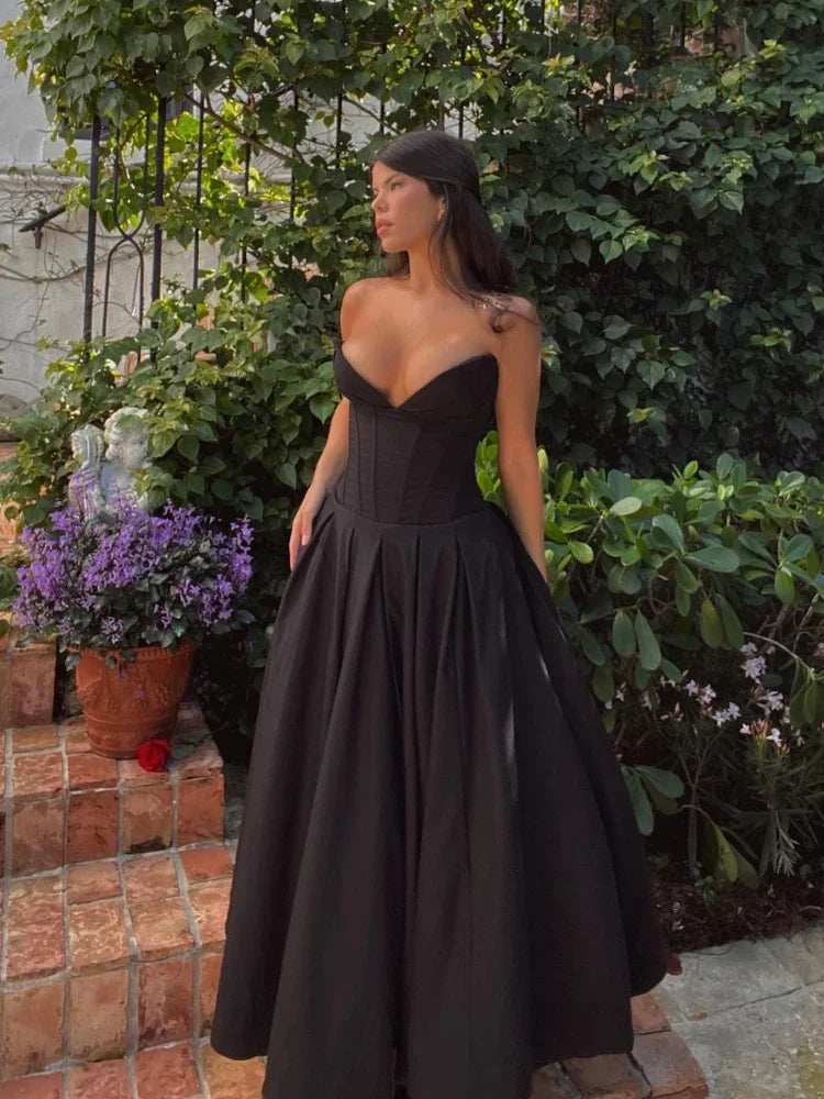 Beautifully Crafted Dress in a Classic Style