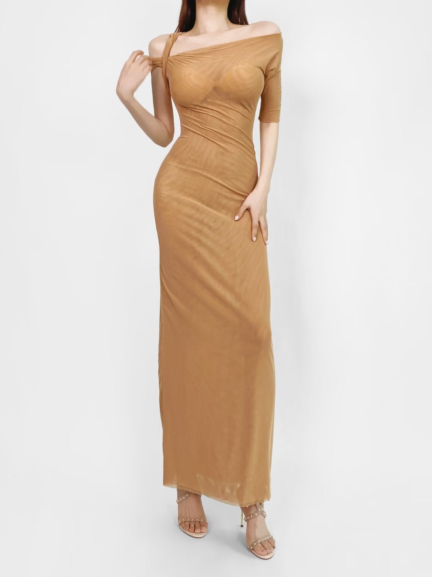 Effortlessly Elegant Dress with a Timeless Design