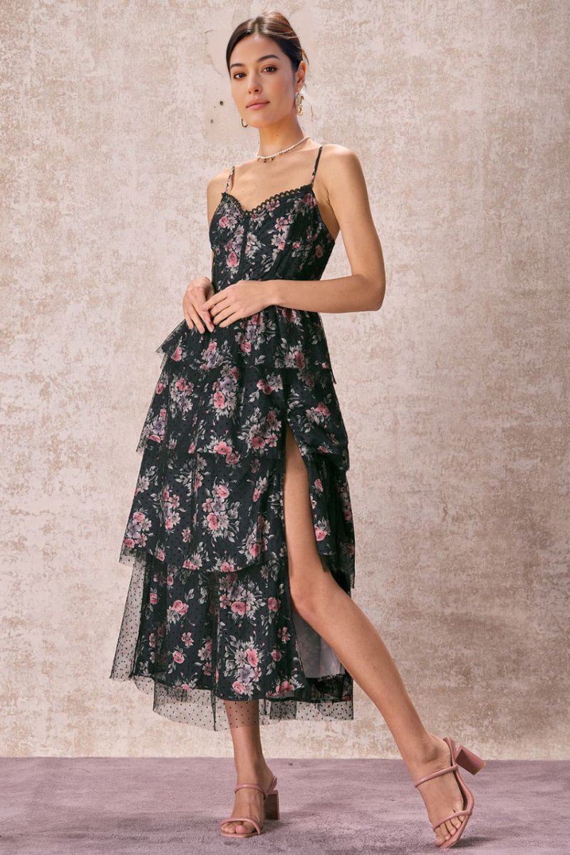 Beautifully Finished Dress in a Timeless Design