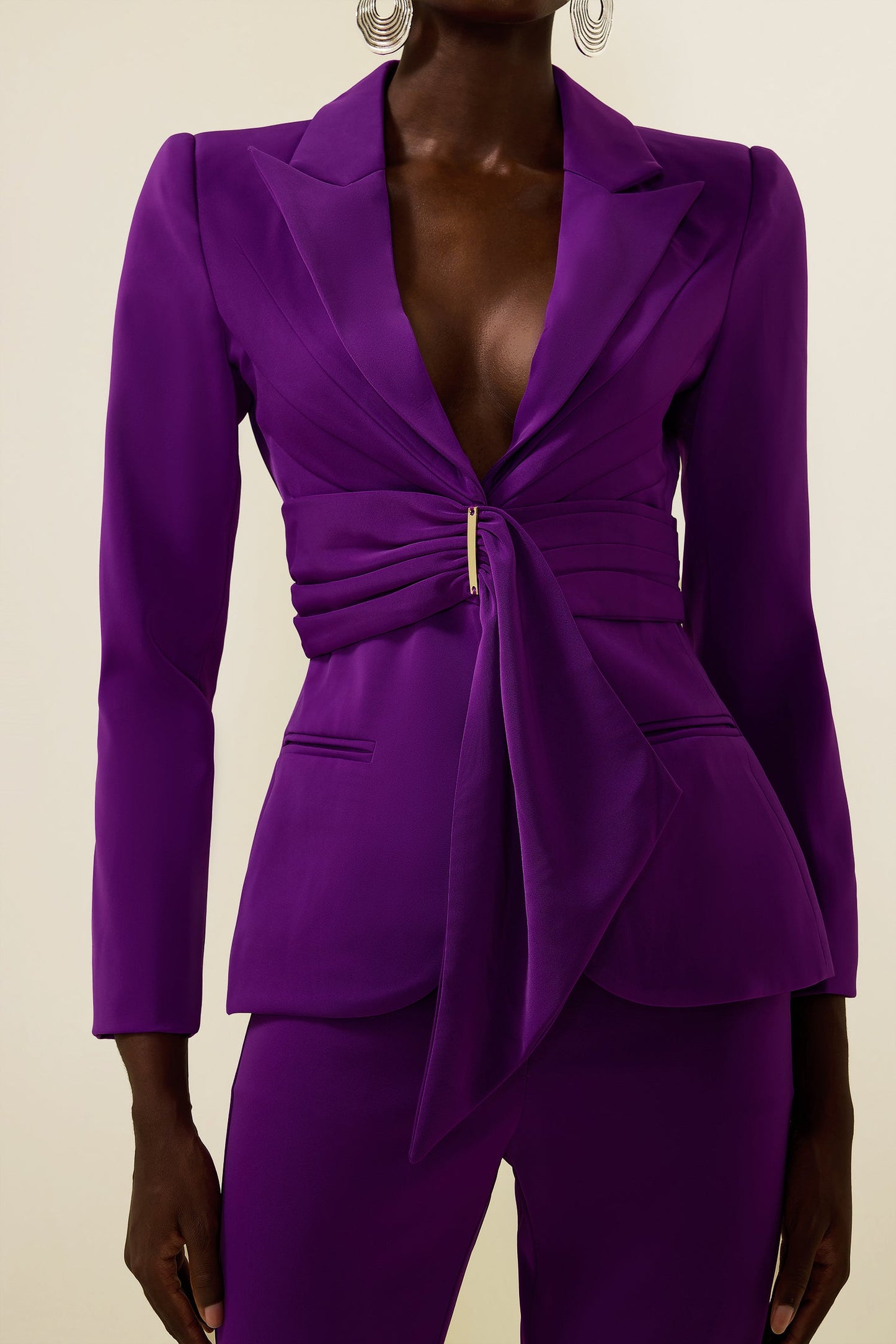 Well Tailored Pants with a Graceful Silhouette
