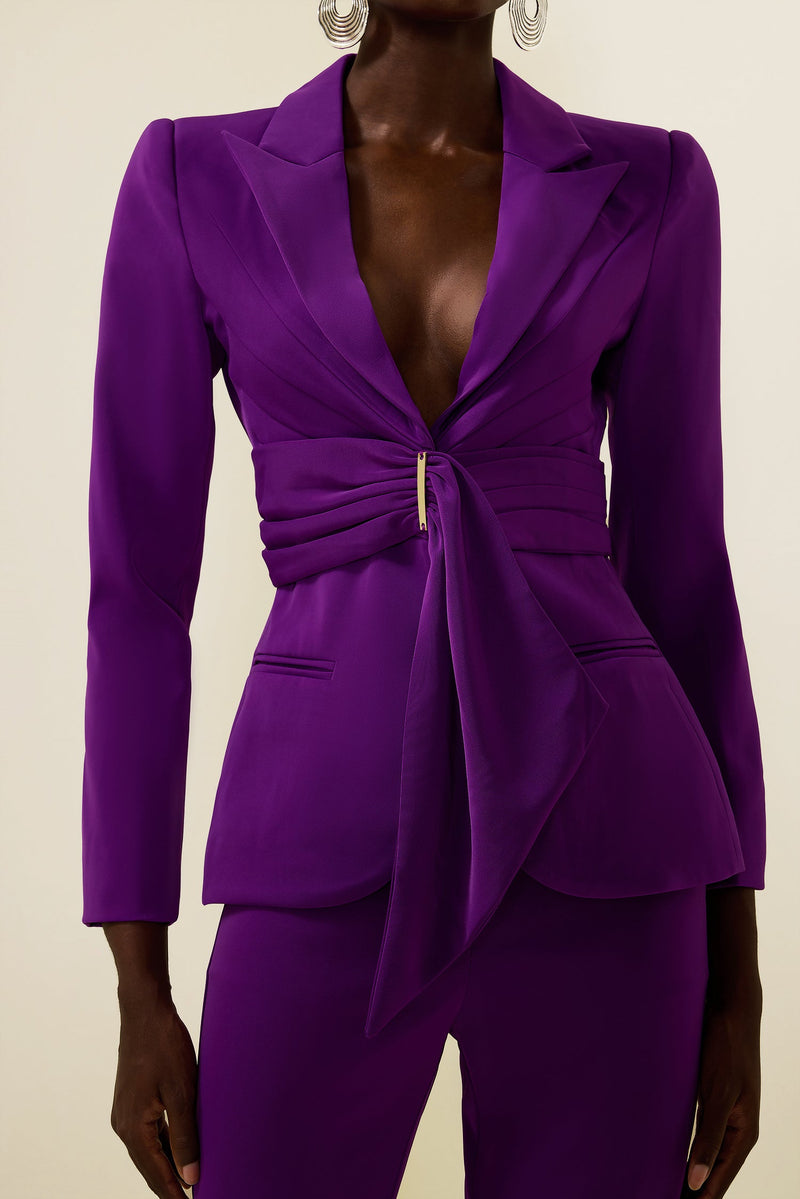 Well Tailored Pants with a Graceful Silhouette