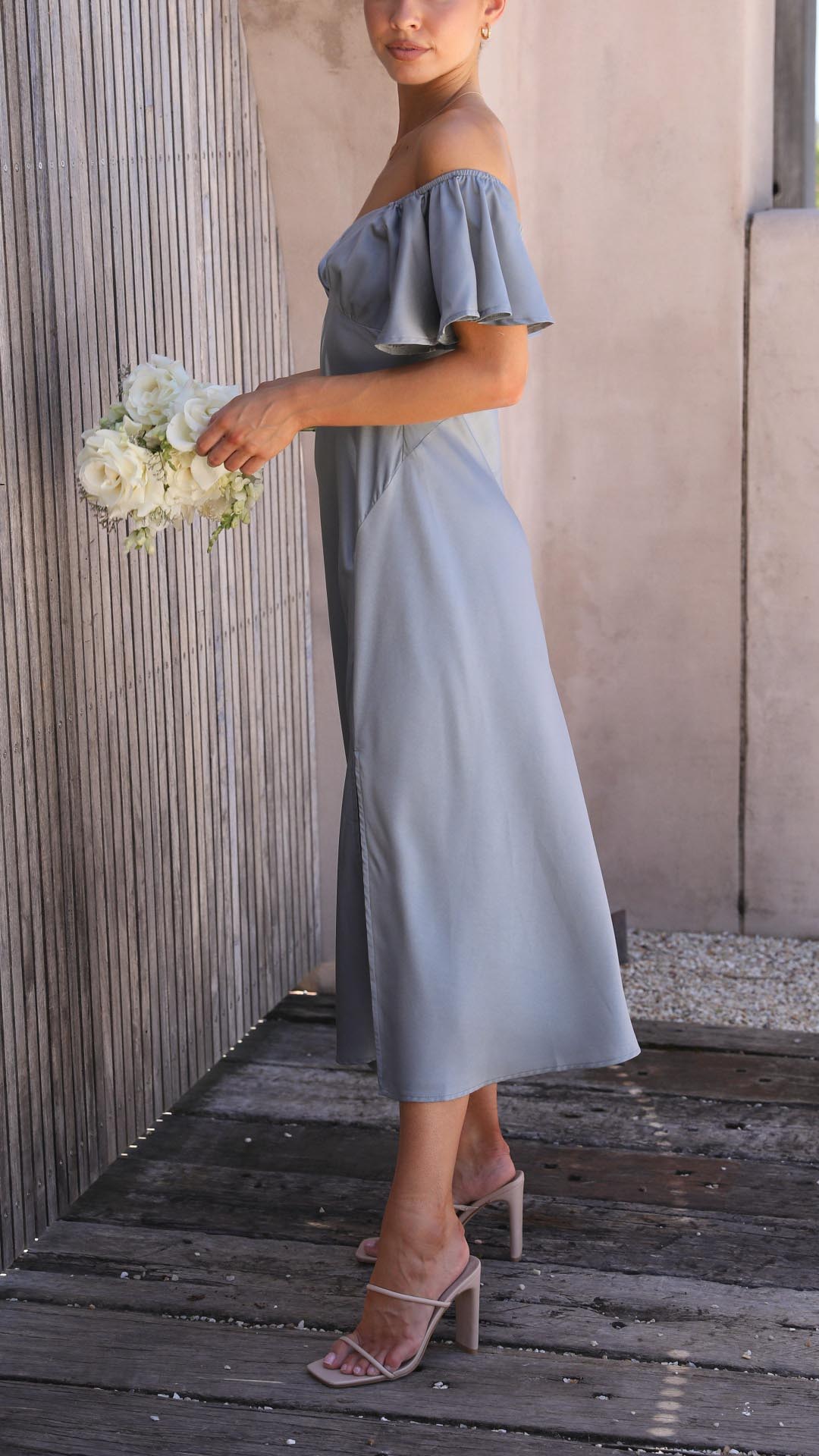 Beautifully Crafted Dress in a Classic Style