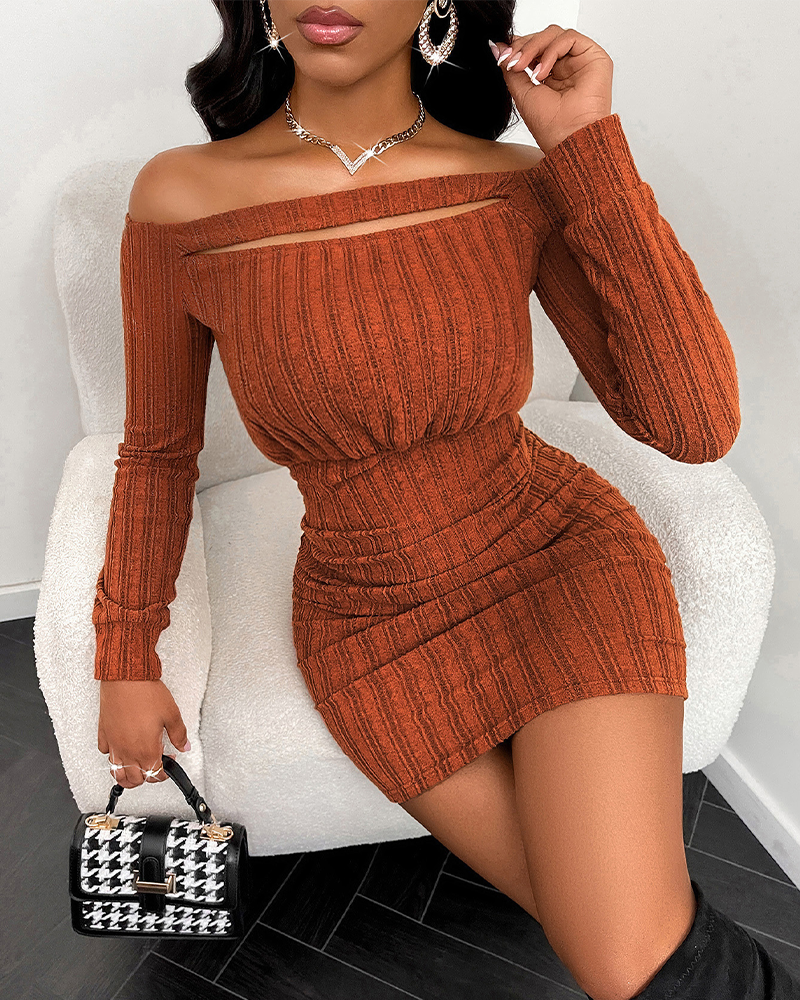Well Tailored Dress with a Graceful Silhouette
