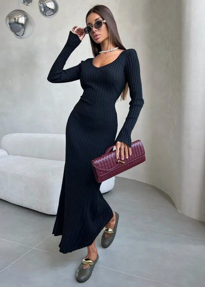 Classic Vintage Dress with a Flattering Fit