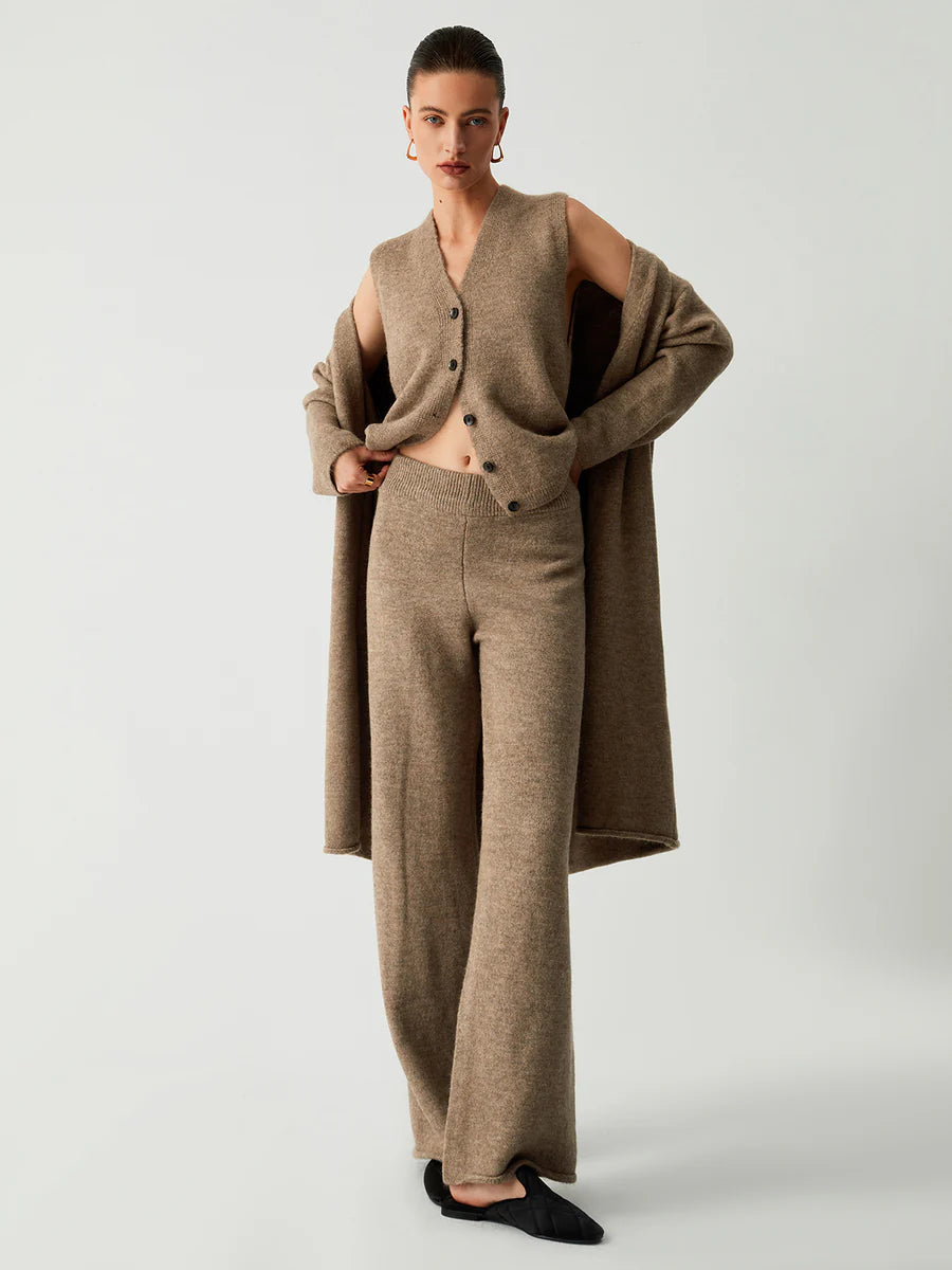 Gracefully Styled Cardigan for Any Occasion
