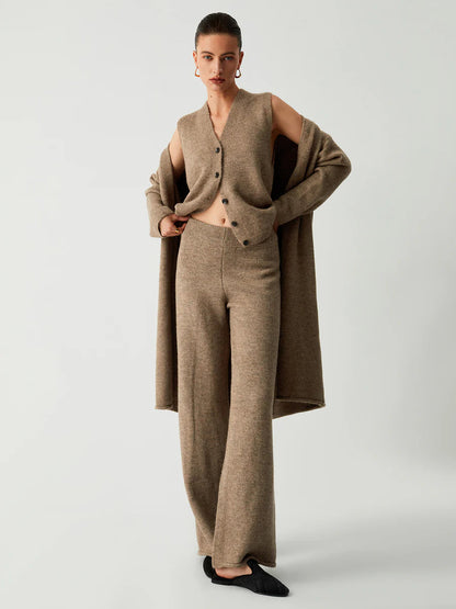 Gracefully Styled Cardigan for Any Occasion