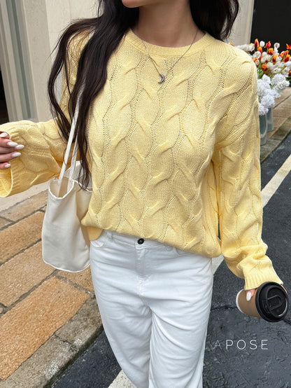 Well Tailored Sweater with a Graceful Silhouette