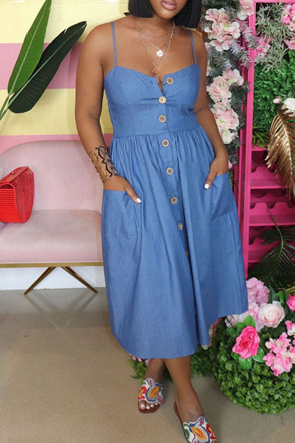 Sophisticated Dress with a Clean Classic Look