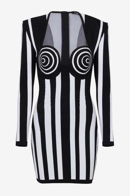 Classic Vintage Dress with a Flattering Fit