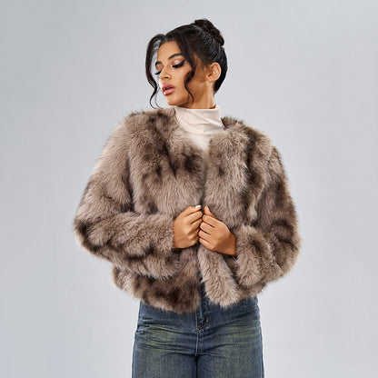 Well Tailored Coat with a Graceful Silhouette