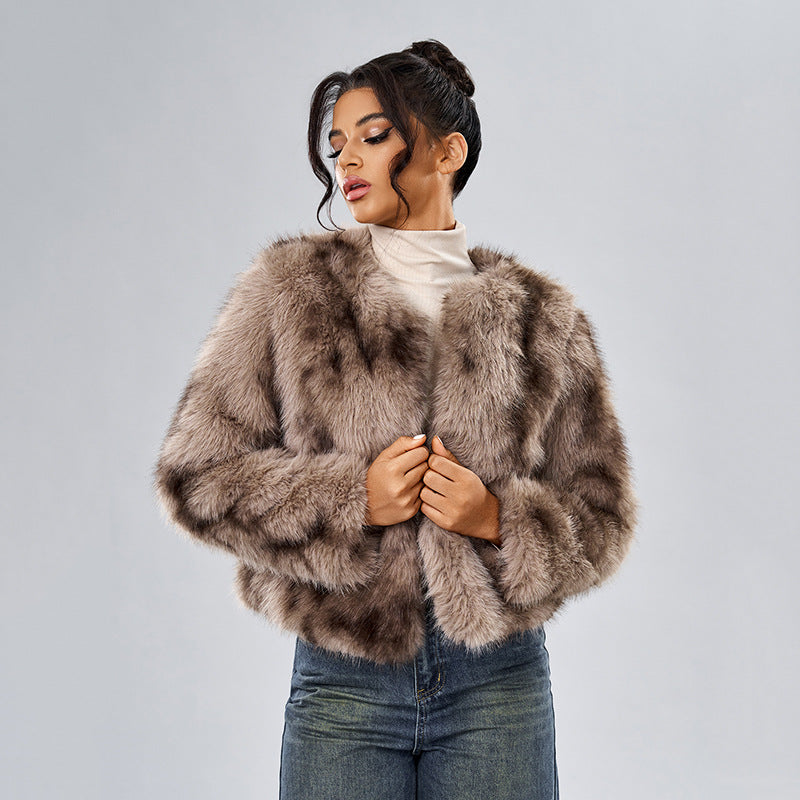 Well Tailored Coat with a Graceful Silhouette