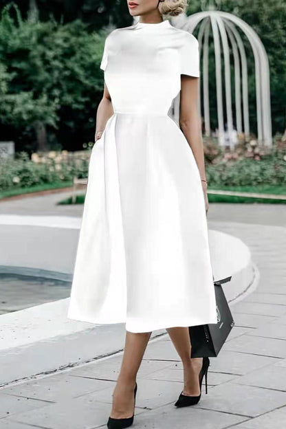Effortlessly Elegant Dress with a Timeless Design