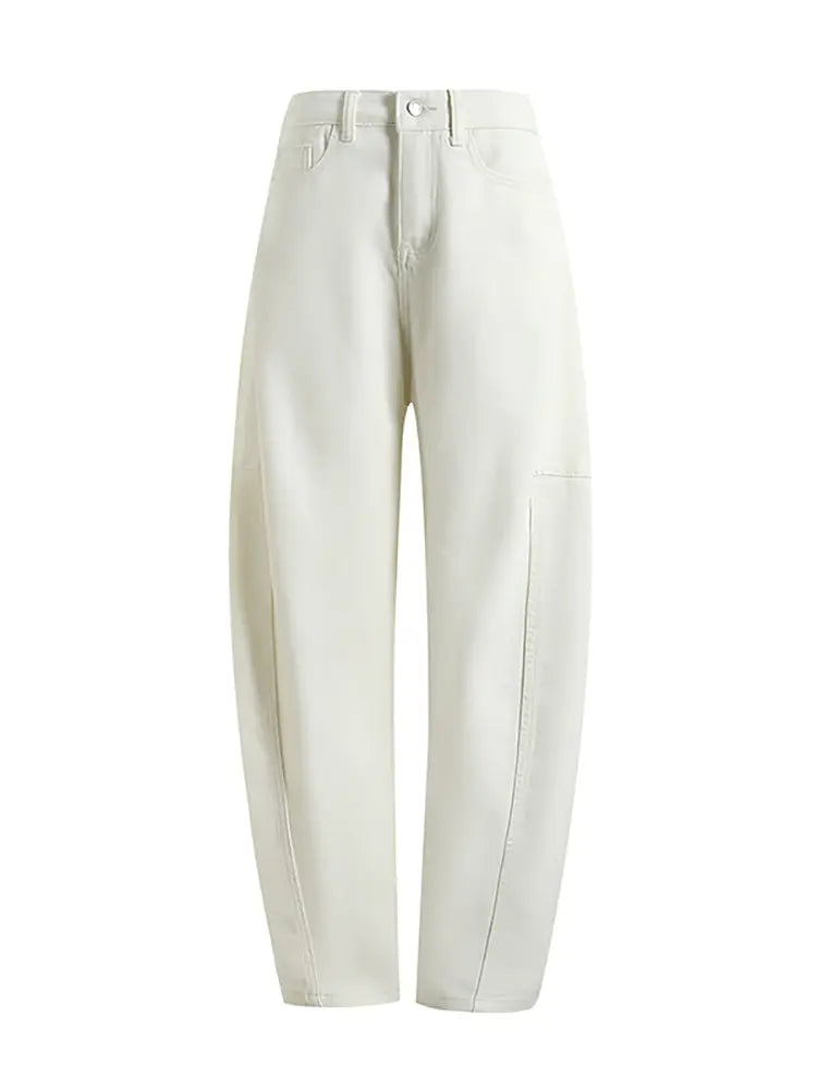 Effortlessly Elegant Pants with a Timeless Design