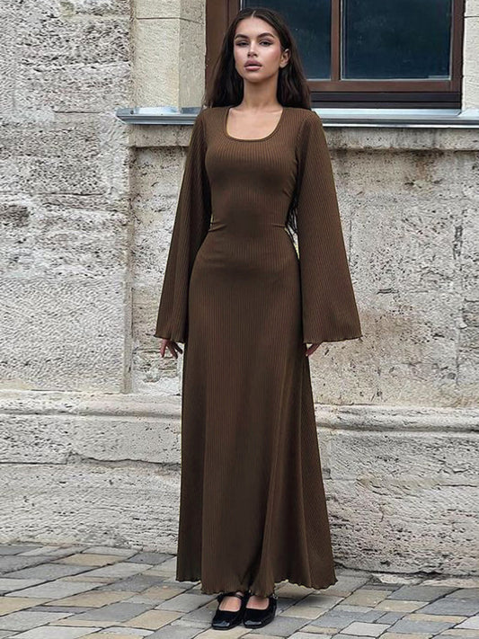 Effortlessly Elegant Sweater with a Timeless Design