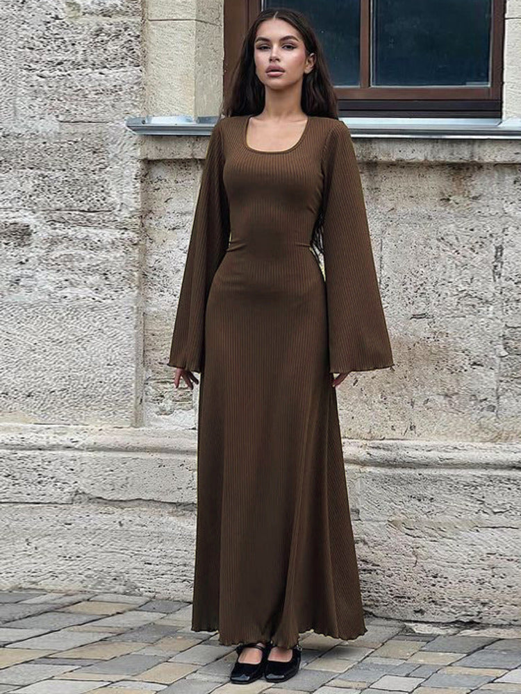 Effortlessly Elegant Sweater with a Timeless Design
