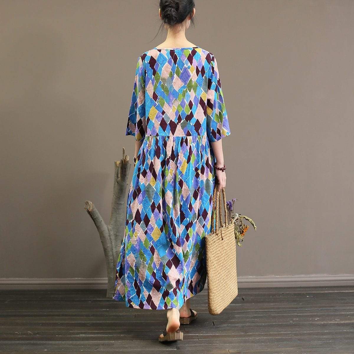 Classic Vintage Dress with a Flattering Fit