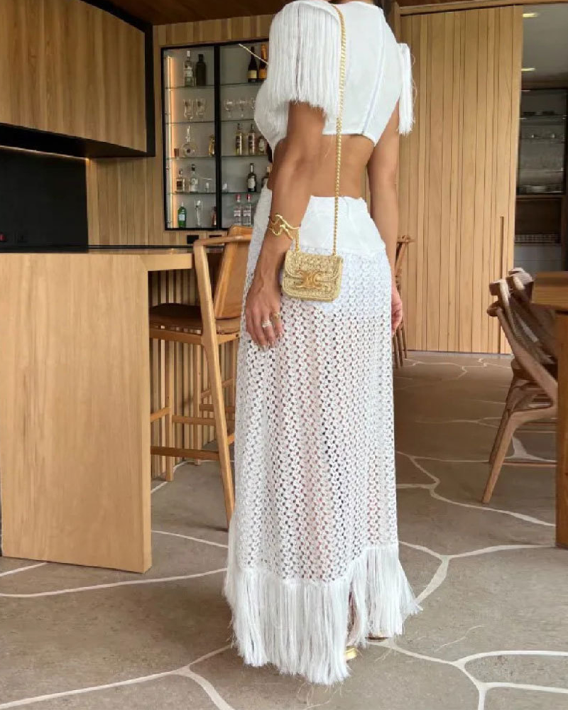 Beautifully Finished Dress in a Timeless Design