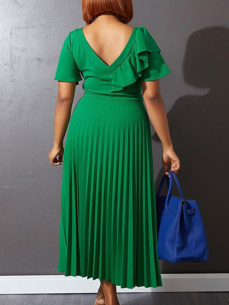 Effortlessly Elegant Dress with a Timeless Design