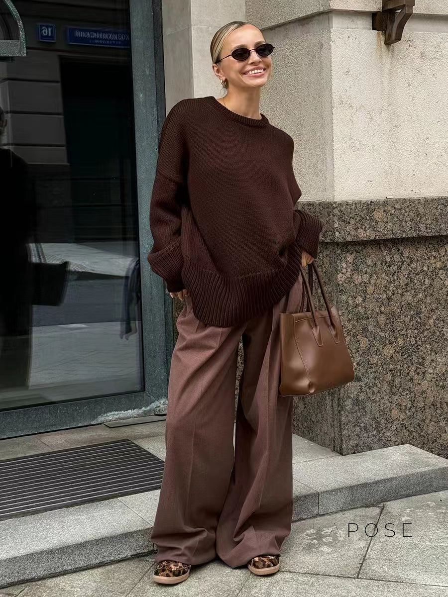 Effortlessly Elegant Sweater with a Timeless Design