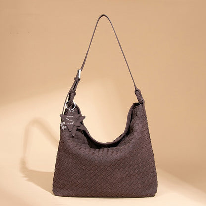 Gracefully Styled Bag for Any Occasion