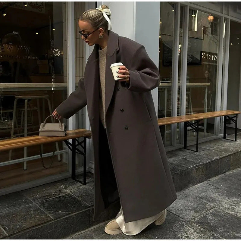 Effortlessly Elegant Coat with a Timeless Design