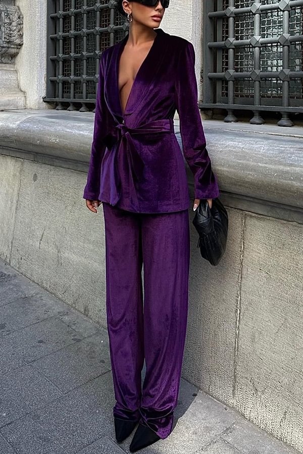 Classic Vintage Pants with a Flattering Fit