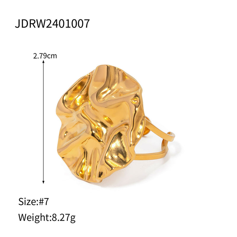 Charming Gold Earring for Any Occasion