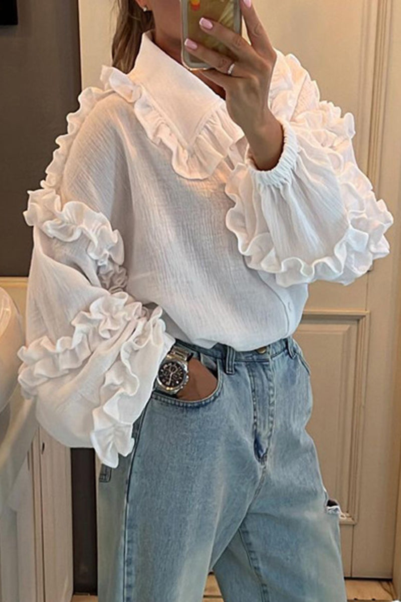 Well Tailored Top with a Graceful Silhouette