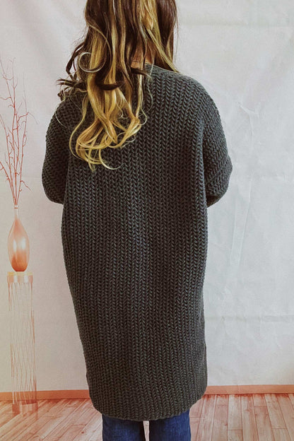Well Tailored Cardigan with a Graceful Silhouette