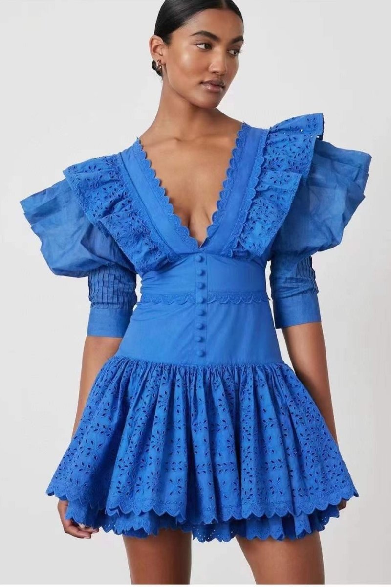 Classic Vintage Dress with a Flattering Fit