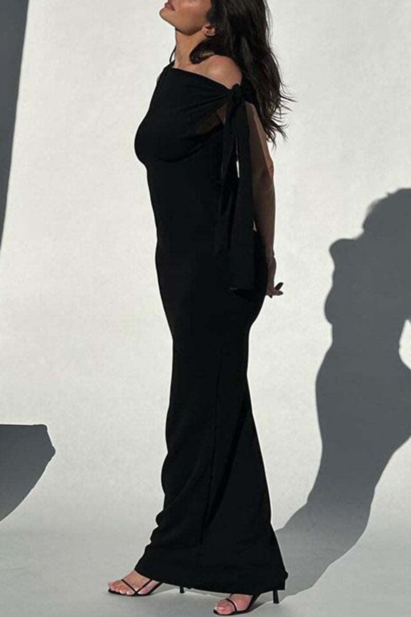 Beautifully Finished Dress in a Timeless Design