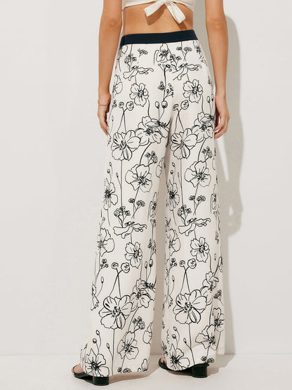 Elegantly Styled Pants for Everyday Wear