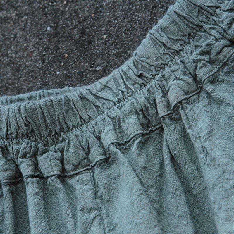 Effortlessly Elegant Pants with a Timeless Design