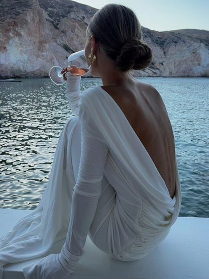 Well Tailored Dress with a Graceful Silhouette