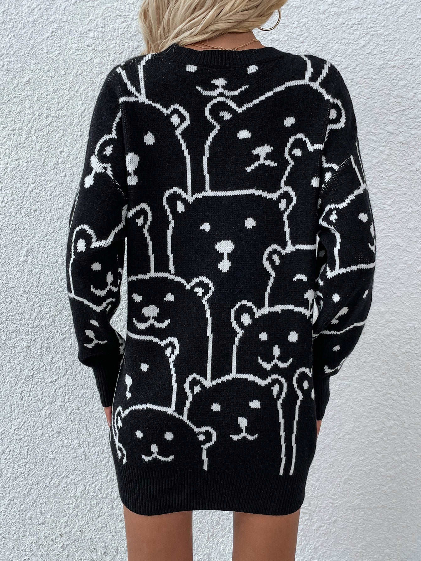 Classic Vintage Sweater with a Flattering Fit