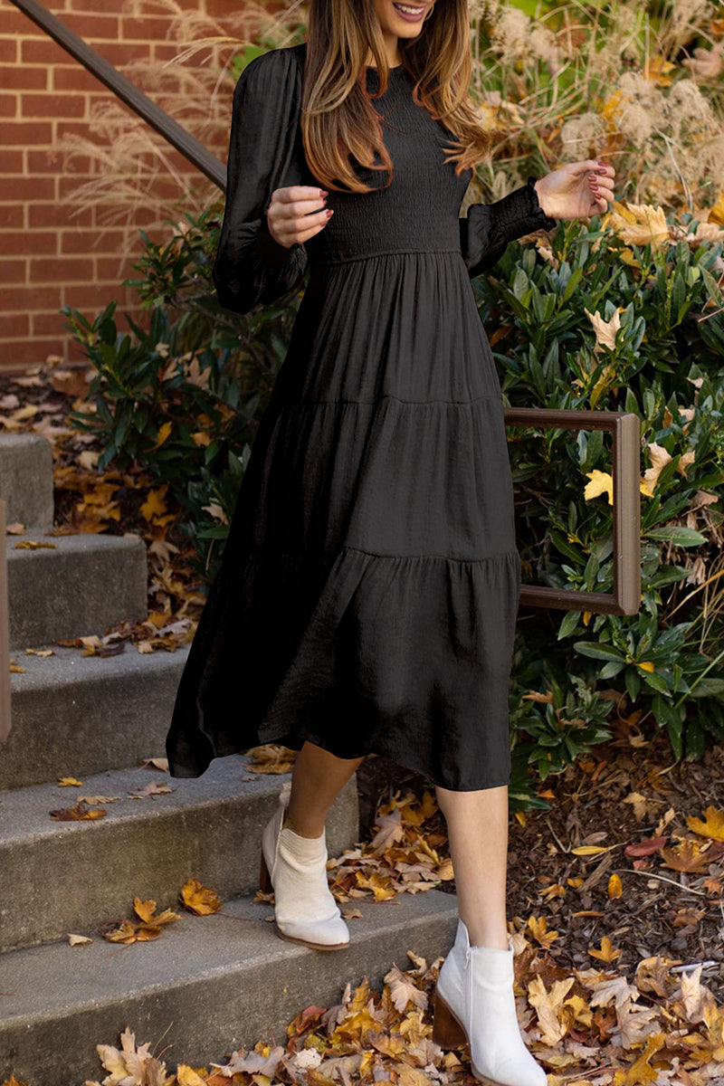 Beautifully Finished Dress in a Timeless Design