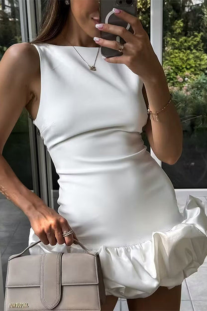 Beautifully Finished Dress in a Timeless Design